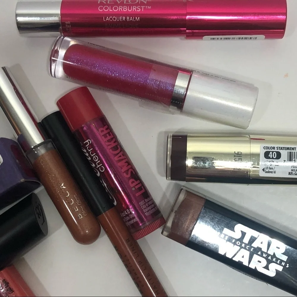 8+ Item Lip Stick/Gloss/Color